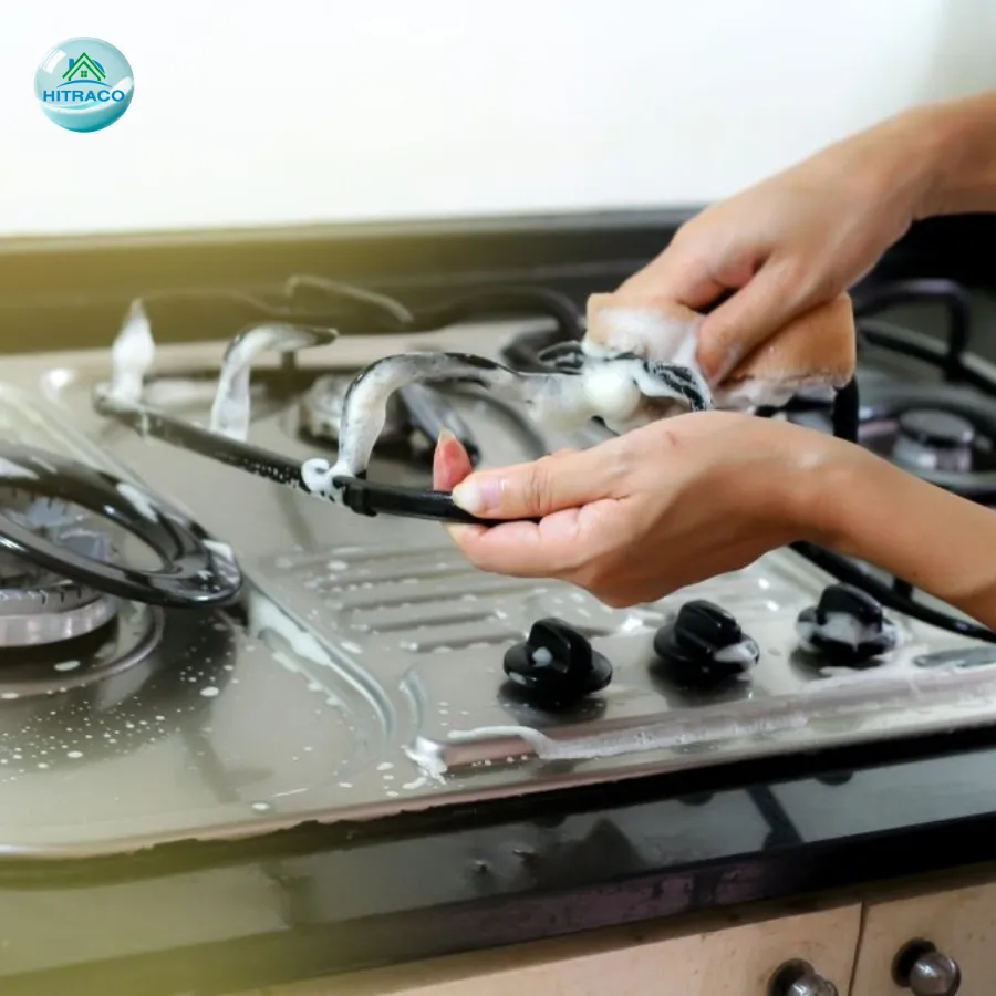 Mẹo giữ cho bếp ga và thiết bị hút mùi luôn sáng bóng